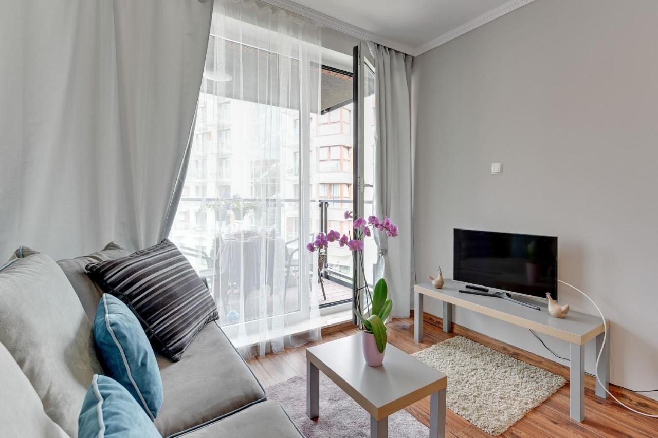 Granary Island Apartments กดัญสก์ ภายนอก รูปภาพ