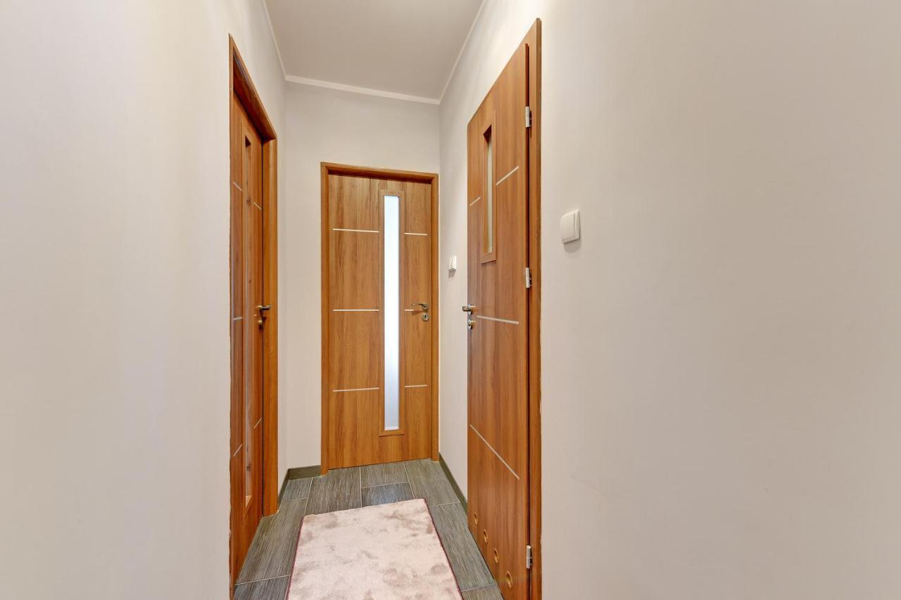 Granary Island Apartments กดัญสก์ ภายนอก รูปภาพ