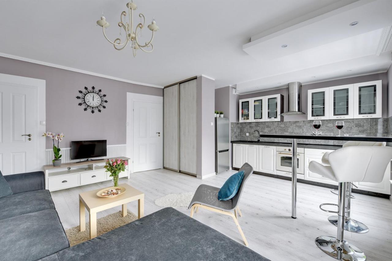 Granary Island Apartments กดัญสก์ ภายนอก รูปภาพ
